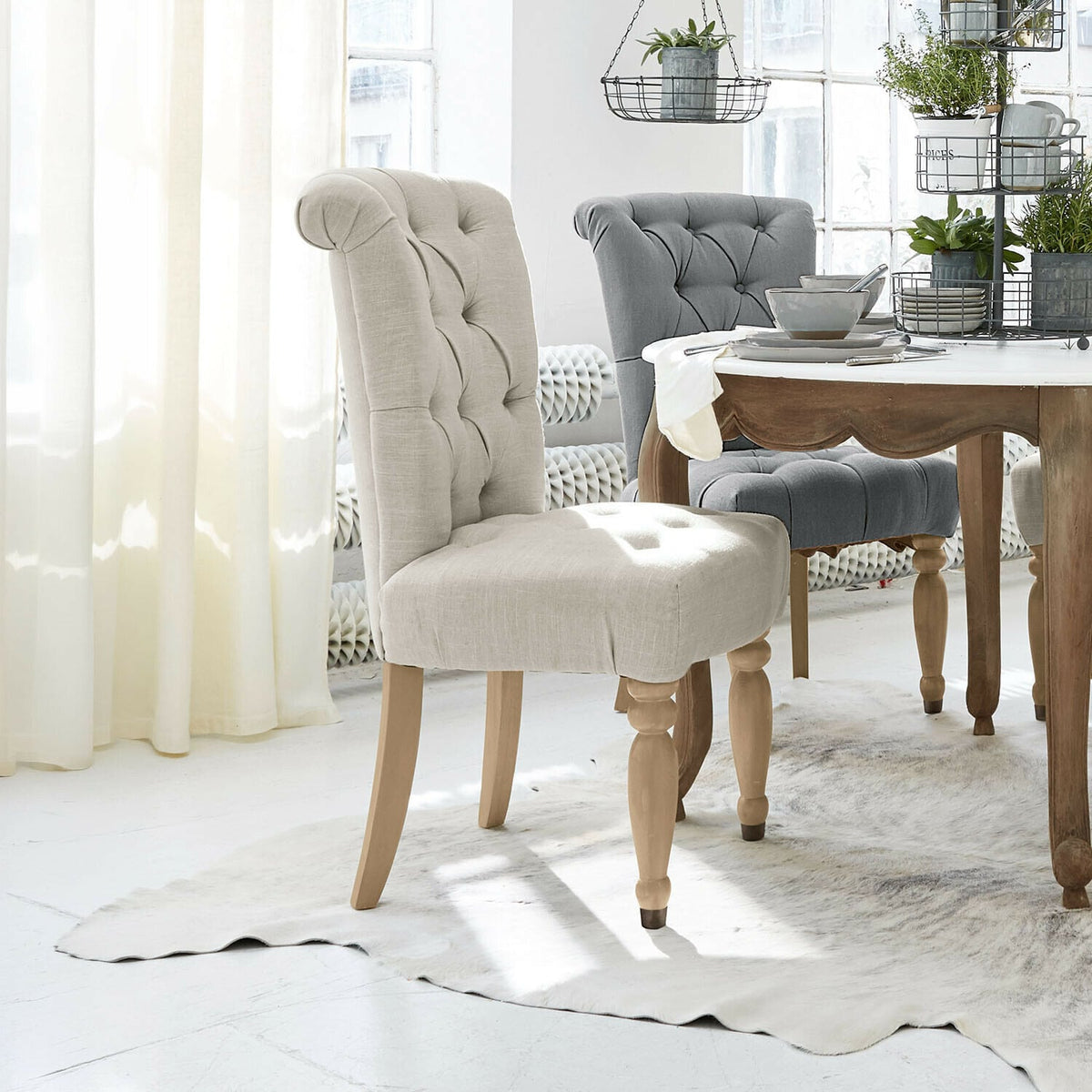 Chaise LOBERON Claville en tissu beige lin — photo produit