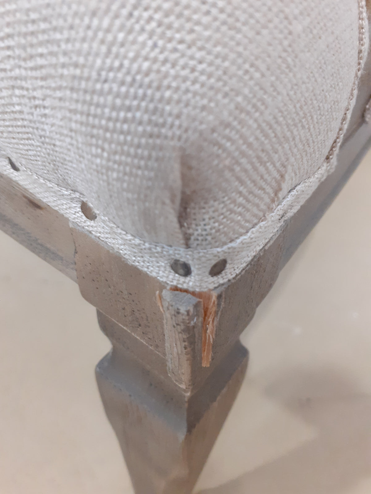 Chaise cannée LOBERON Curbigny beige — photo produit