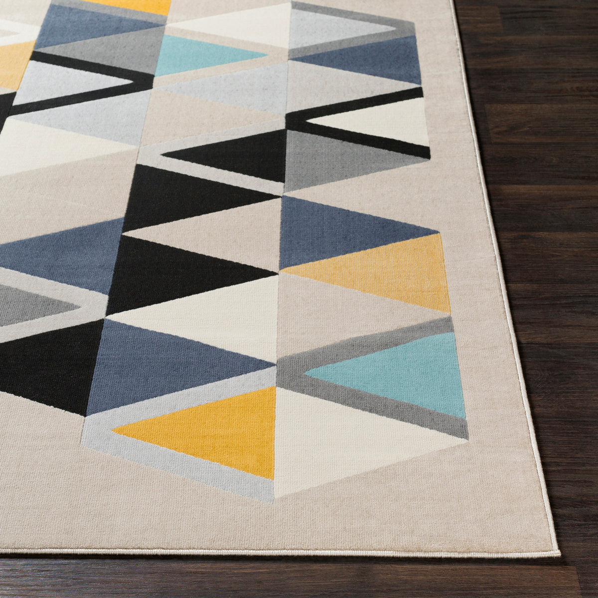Tapis de couloir SURYA Milano scandinave, motif triangles moutarde, bleu, noir et gris sur fond beige, vue 5