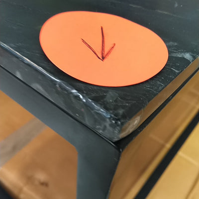 Table basse DRAWER Saku en marbre Noir et métal 120x65cm