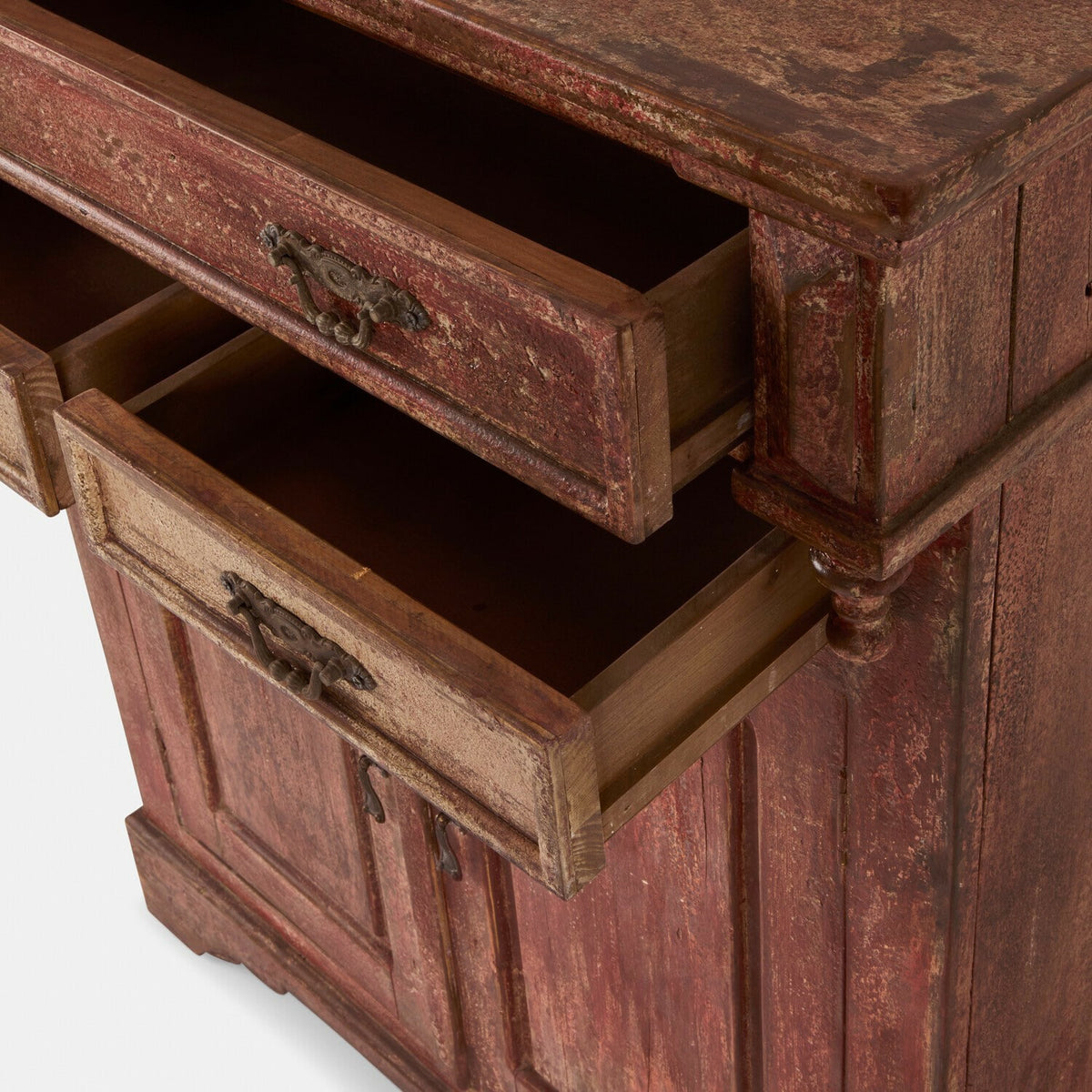 Commode LOBERON Jolivarne en pin rouge vieilli — photo produit