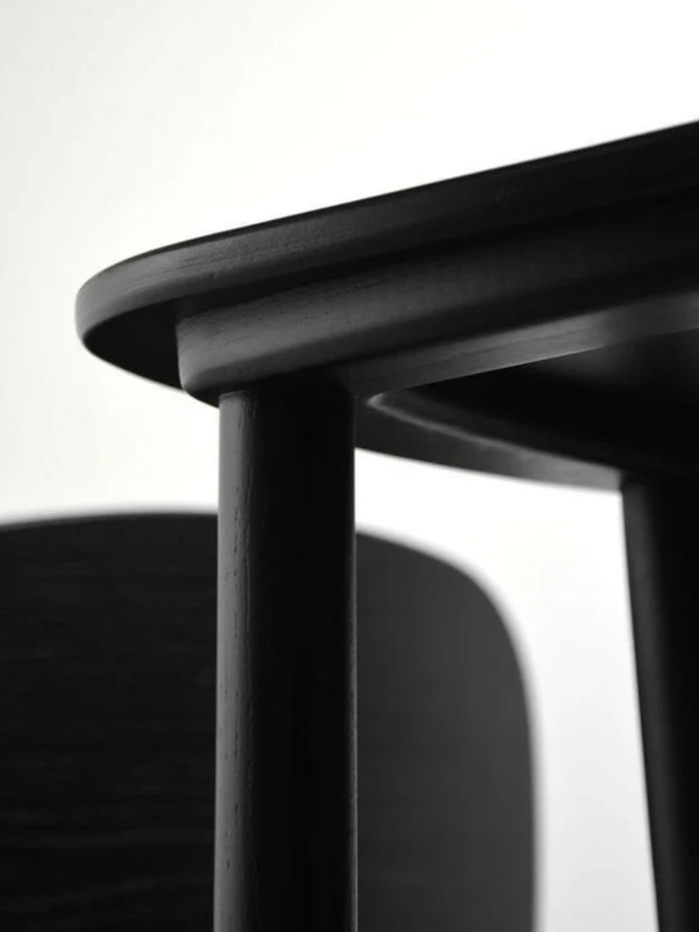 Lot de 2 Tabourets haut design Cruso en bois noir