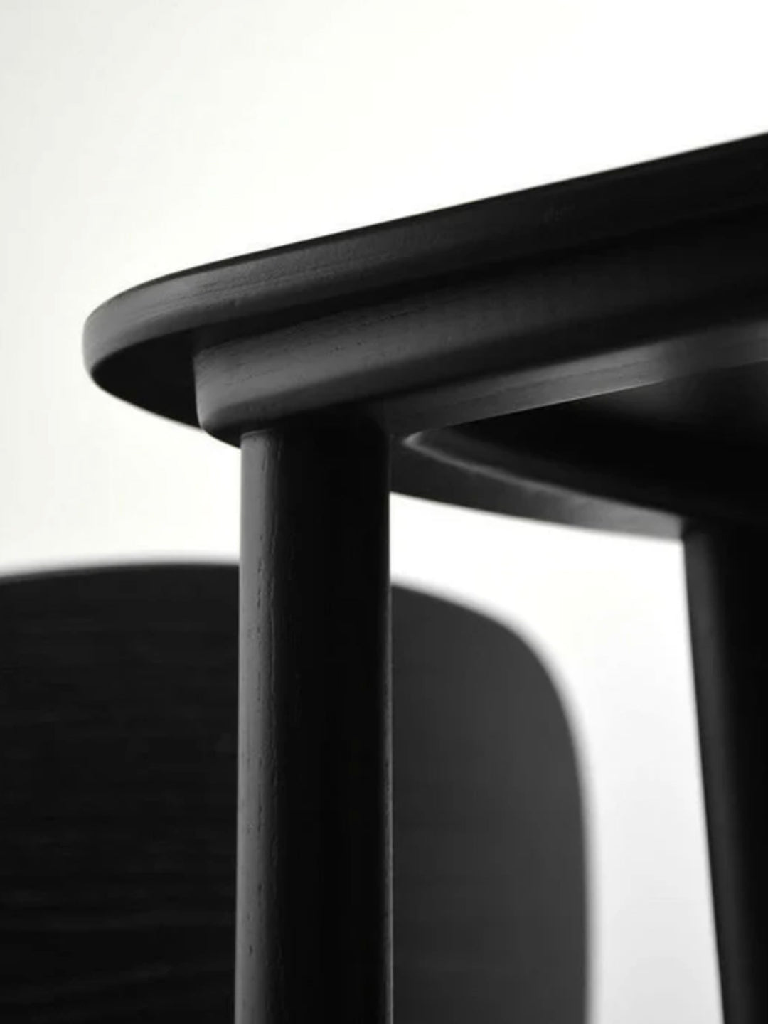 Lot de 2 Tabourets haut design Cruso en bois noir