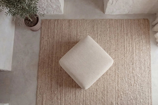 Pouf CASANOVA Elio en petit velours côtelé beige — photo produit