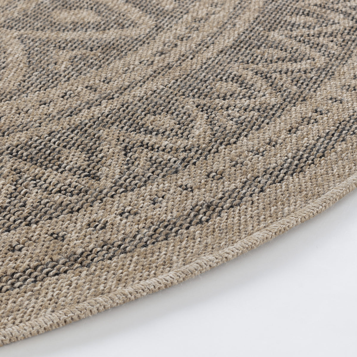 Tapis rond SURYA Lee extérieur, motif rosace aspect jute beige et noir, vue 3