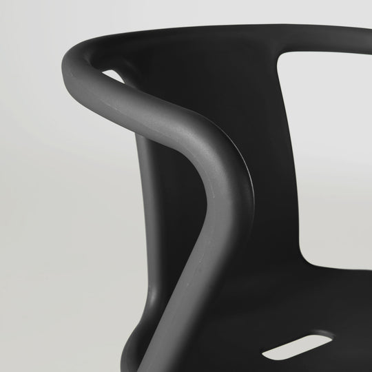 Lot de 4 fauteuils de jardin OVIALA design en plastique Berlin Noir