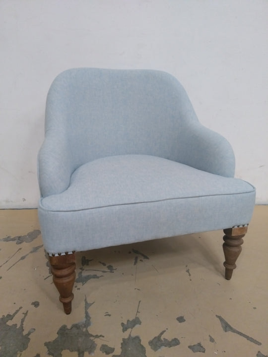 Fauteuil Ainsley bleu ciel en tissu pieds bois — photo produit