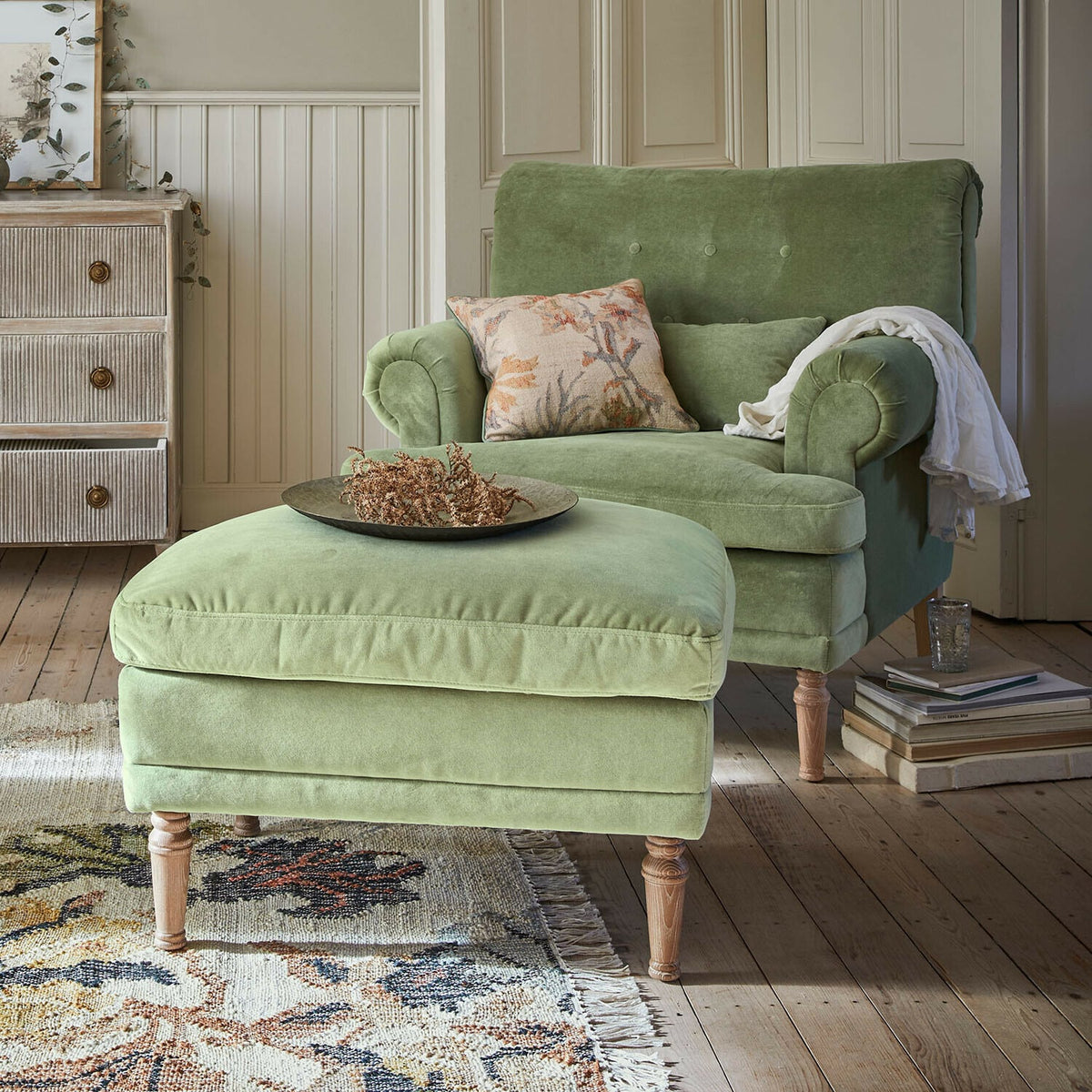Fauteuil avec repose-pieds LOBERON vert clair Éclat Émeraude — photo produit