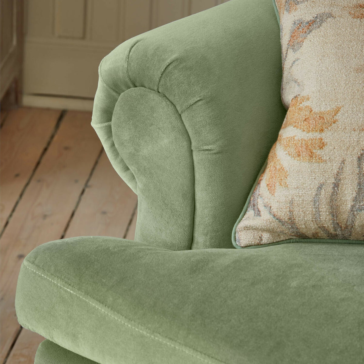 Fauteuil avec repose-pieds LOBERON vert clair Éclat Émeraude — photo produit