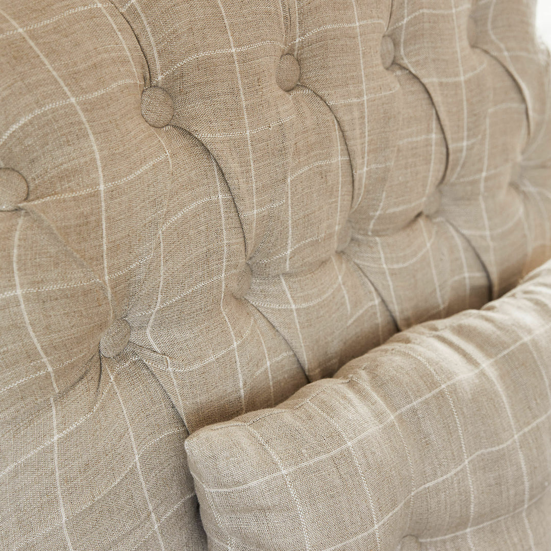 Fauteuil capitonné LOBERON Leonardsown beige — photo produit