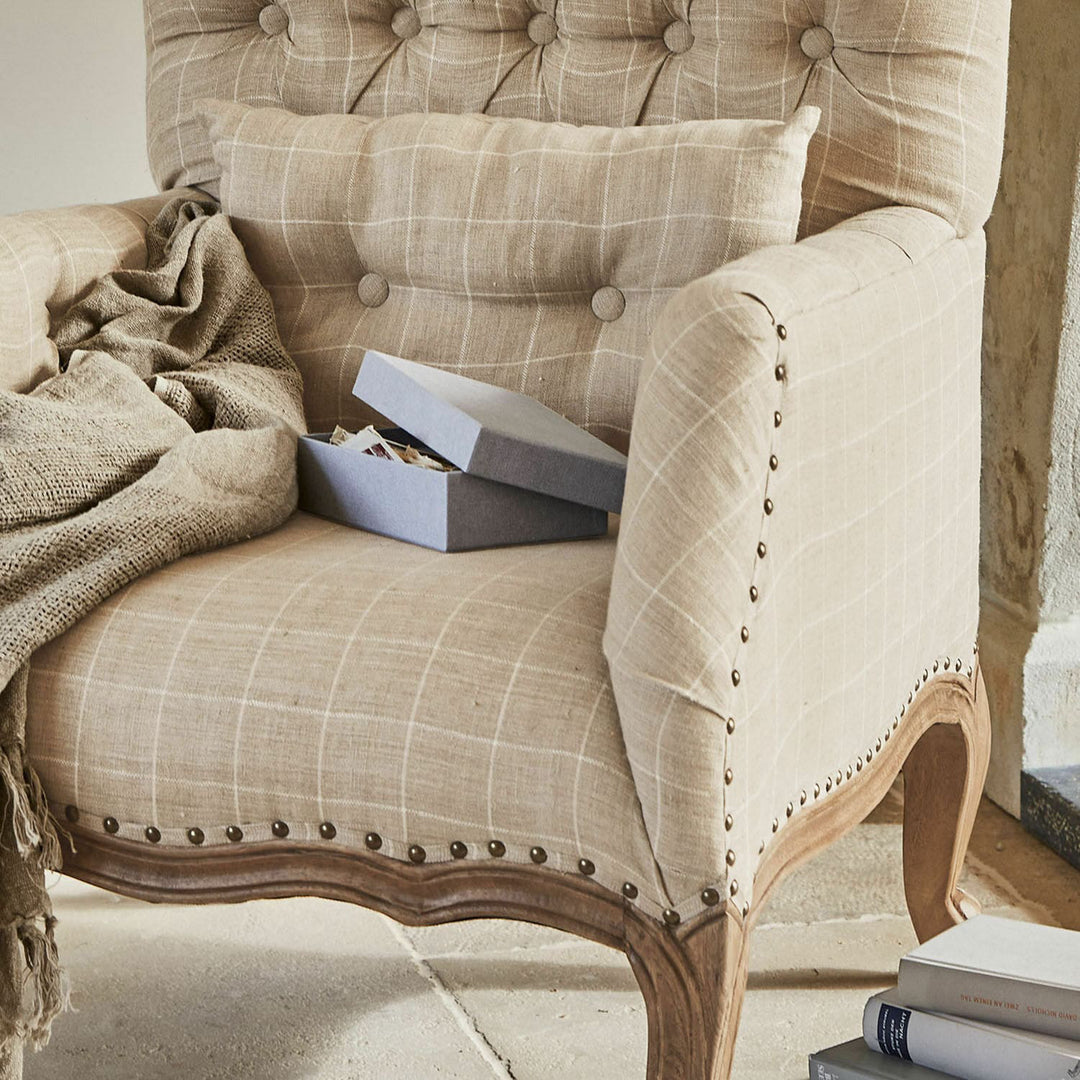 Fauteuil capitonné LOBERON Leonardsown beige — photo produit