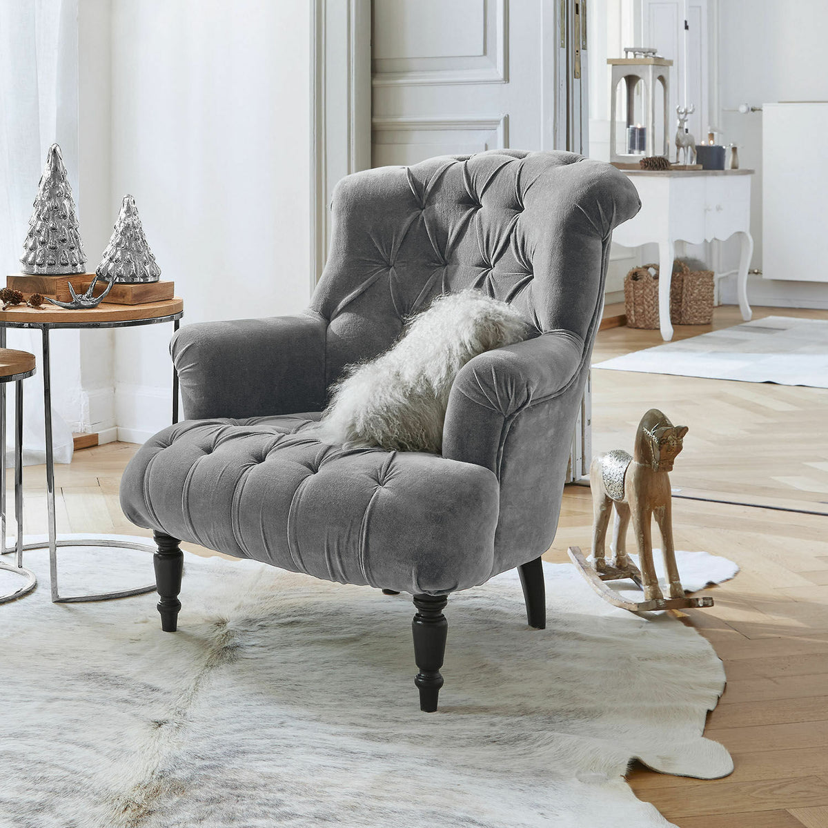 Fauteuil Chesterfield LOBERON Parranquet en velours gris — photo produit