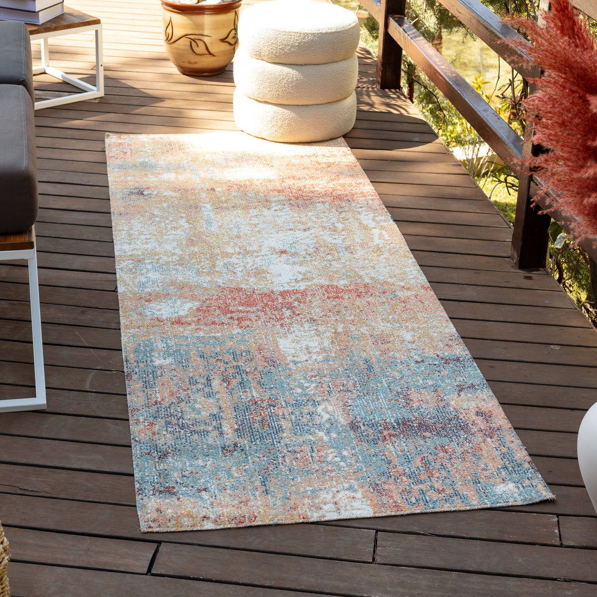 Tapis SURYA Mijek extérieur moderne, motif abstrait patiné, rouge, rouille et bleu