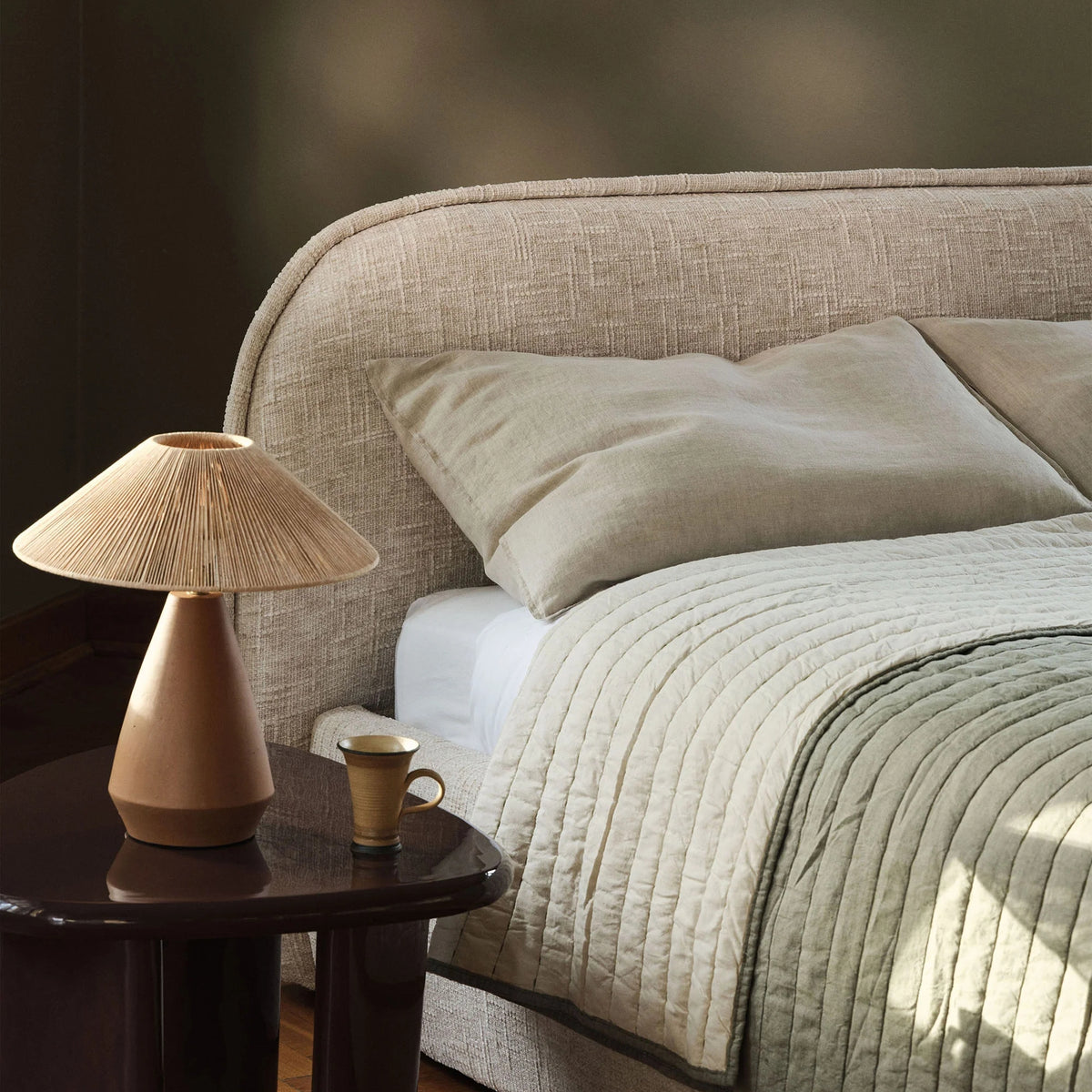 Lit MICADONI Murada 180x200cm en tissu chenille beige clair