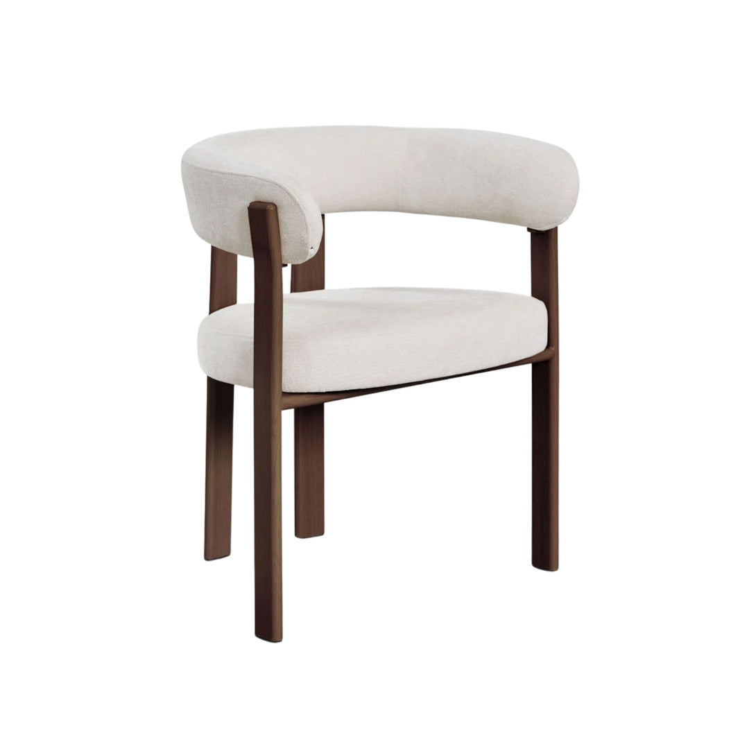 Lot de 2 chaises de salle à manger SKLUM Jolie avec accoudoirs en tissu chenille beige crème et bois marron foncé