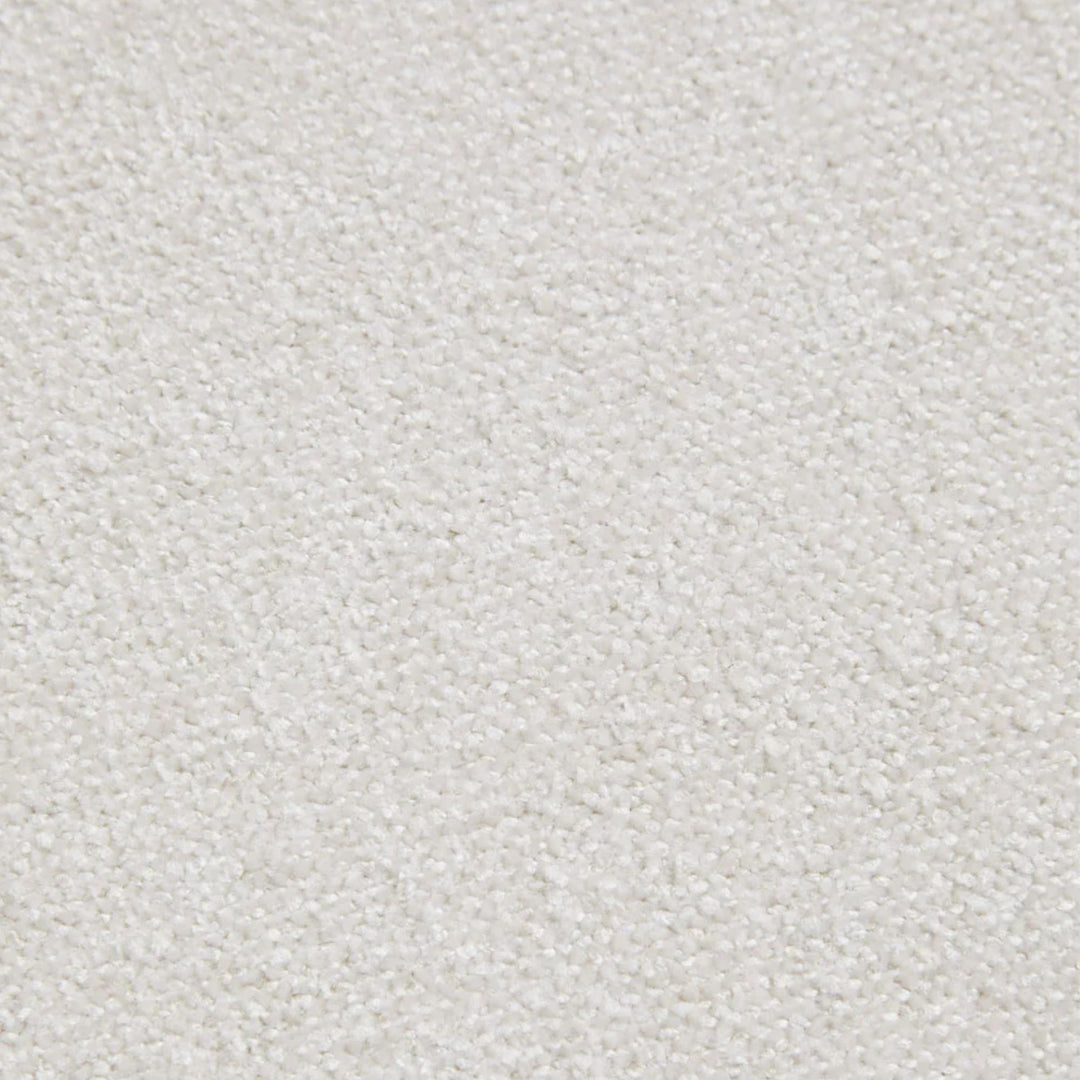 Lot de 2 chaises de salle à manger SKLUM Jolie avec accoudoirs en tissu chenille beige crème et bois marron foncé