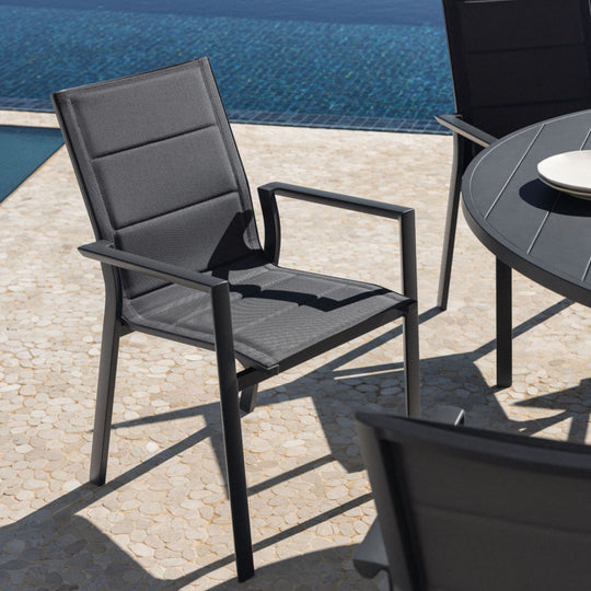 Lot de 2 chaises SKLUM Karena de jardin empilables avec accoudoirs en aluminium Gris graphite
