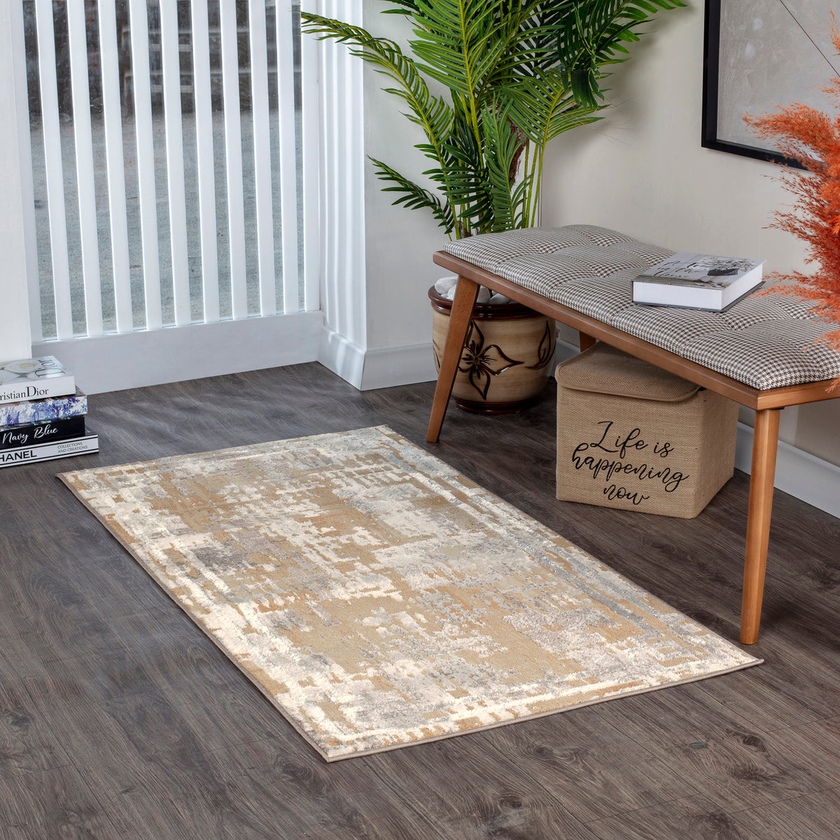 Tapis SURYA Goshen moderne, motif abstrait beige et camel avec bordure géométrique ivoire