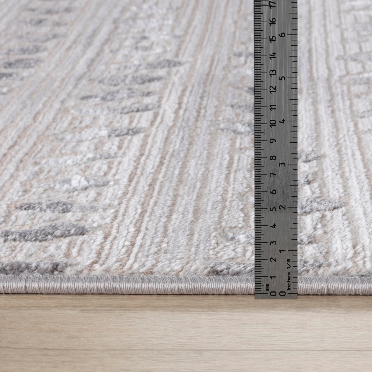 Tapis SURYA Rosemont scandinave, motif pois en relief gris et blanc, vue 7
