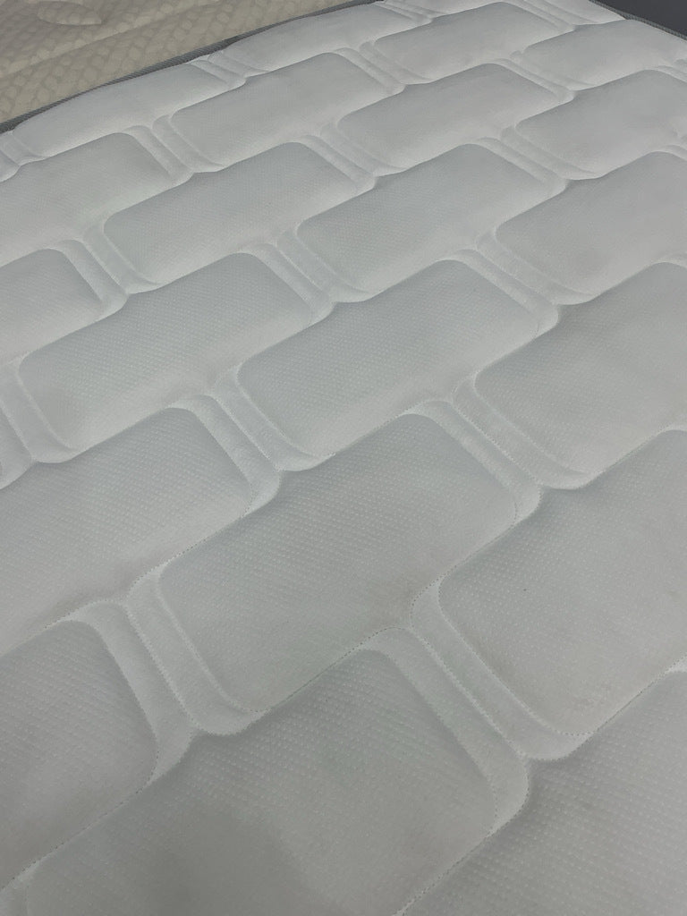 Matelas LA REDOUTE 580 ressorts ensachés, soutien ferme, accueil enveloppant, 120x190cm