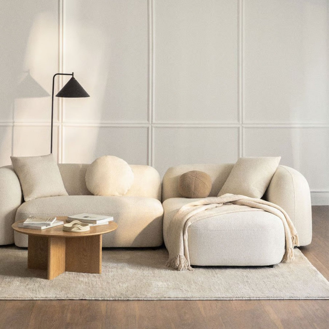 Méridienne droite SKLUM Coco en tissu chenille epais blanc