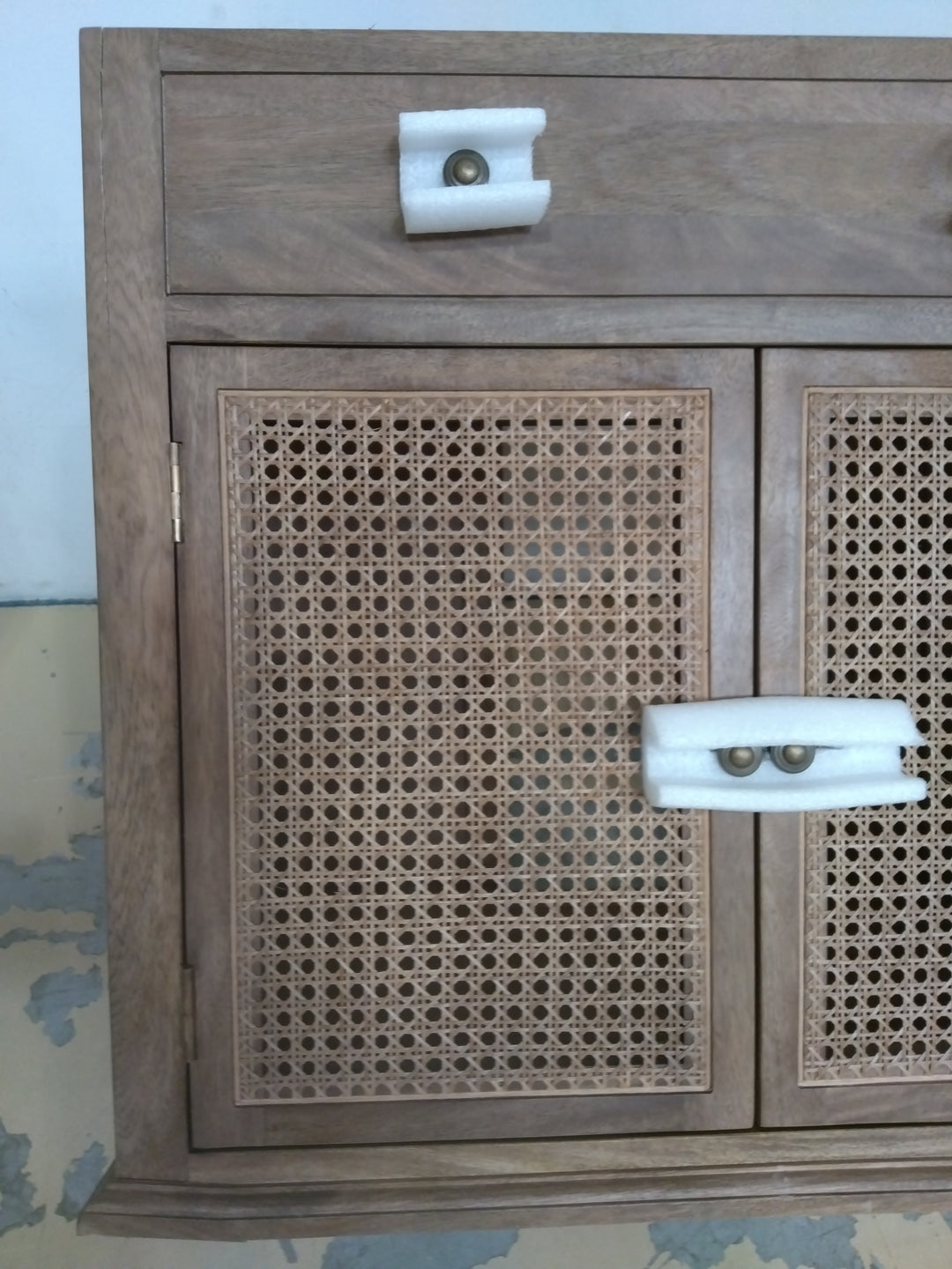 Meuble vasque LOBERON Emyl en mindi et cannage — photo produit