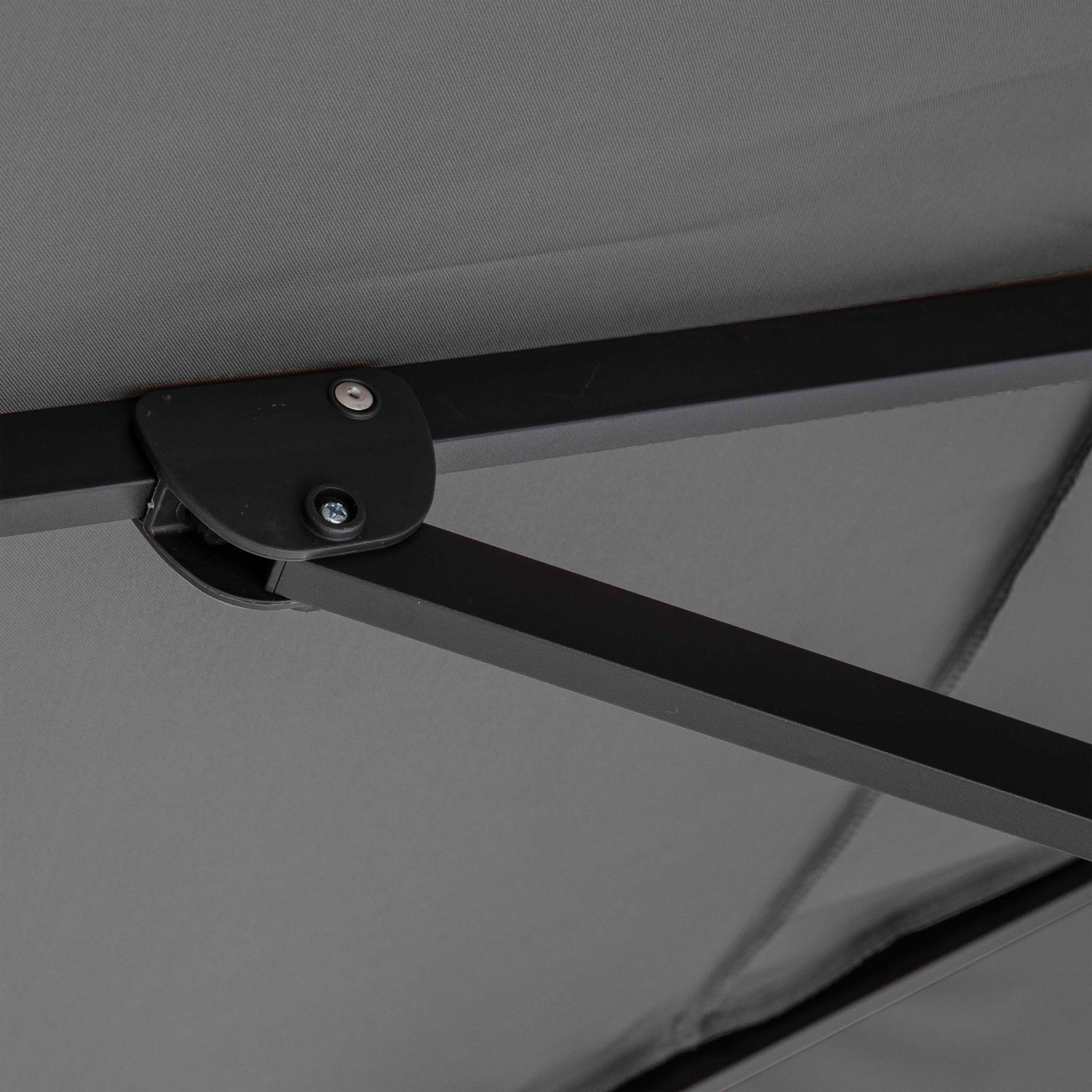 Parasol déporté rectangulaire inclinable et rotatif 360° (4 x 3m) OVIALA