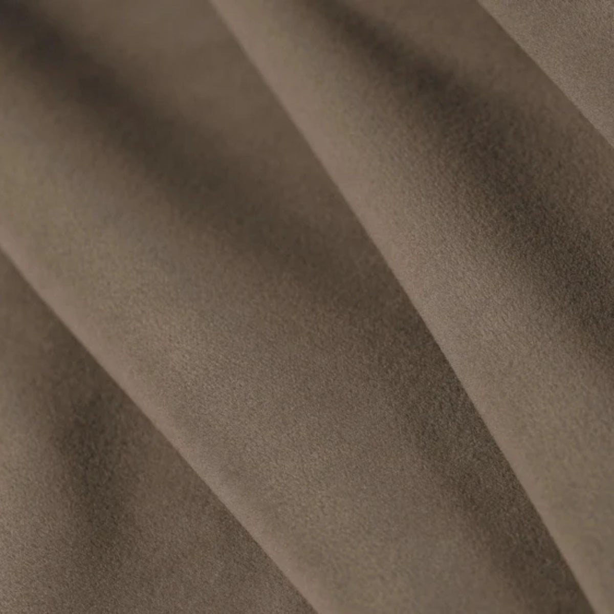 Pouf MICADONI Ada en velours marron clair 65x95cm