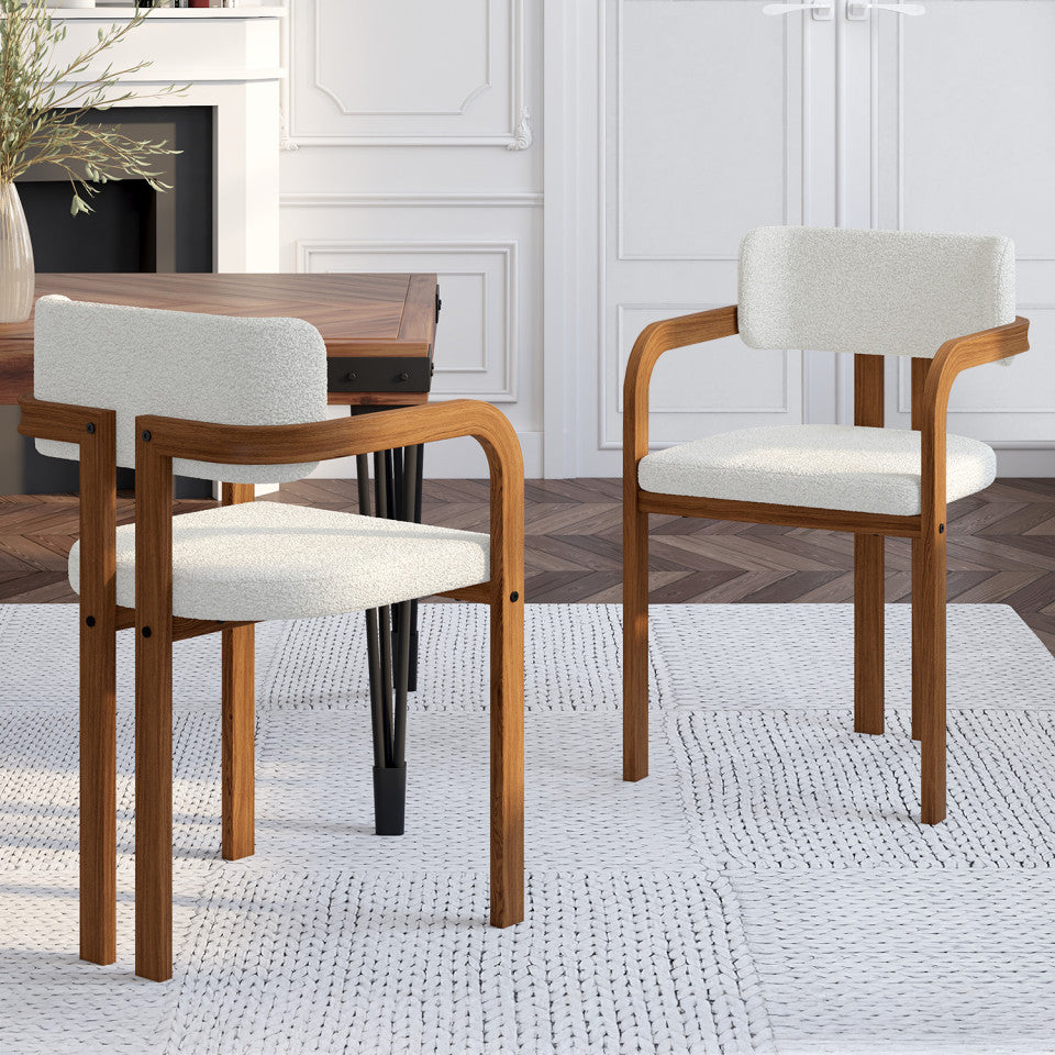 Lot de 2 chaises Elsa avec accoudoirs en bouclette et pieds métal effet noyer