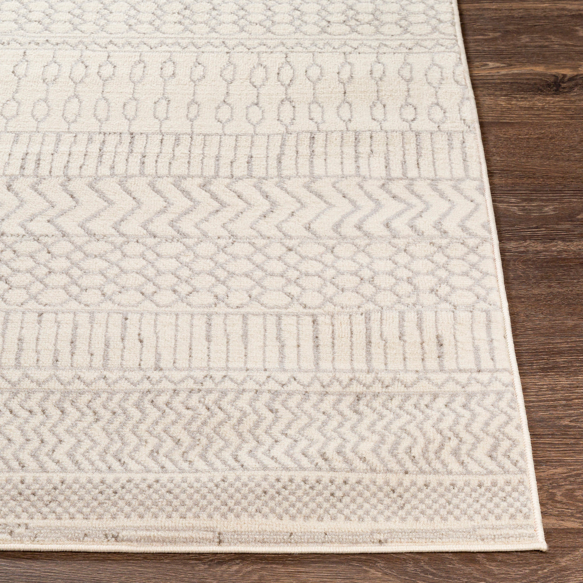 Tapis SURYA Hama scandinave bohème, motif frises gris clair sur fond blanc cassé, vue 5