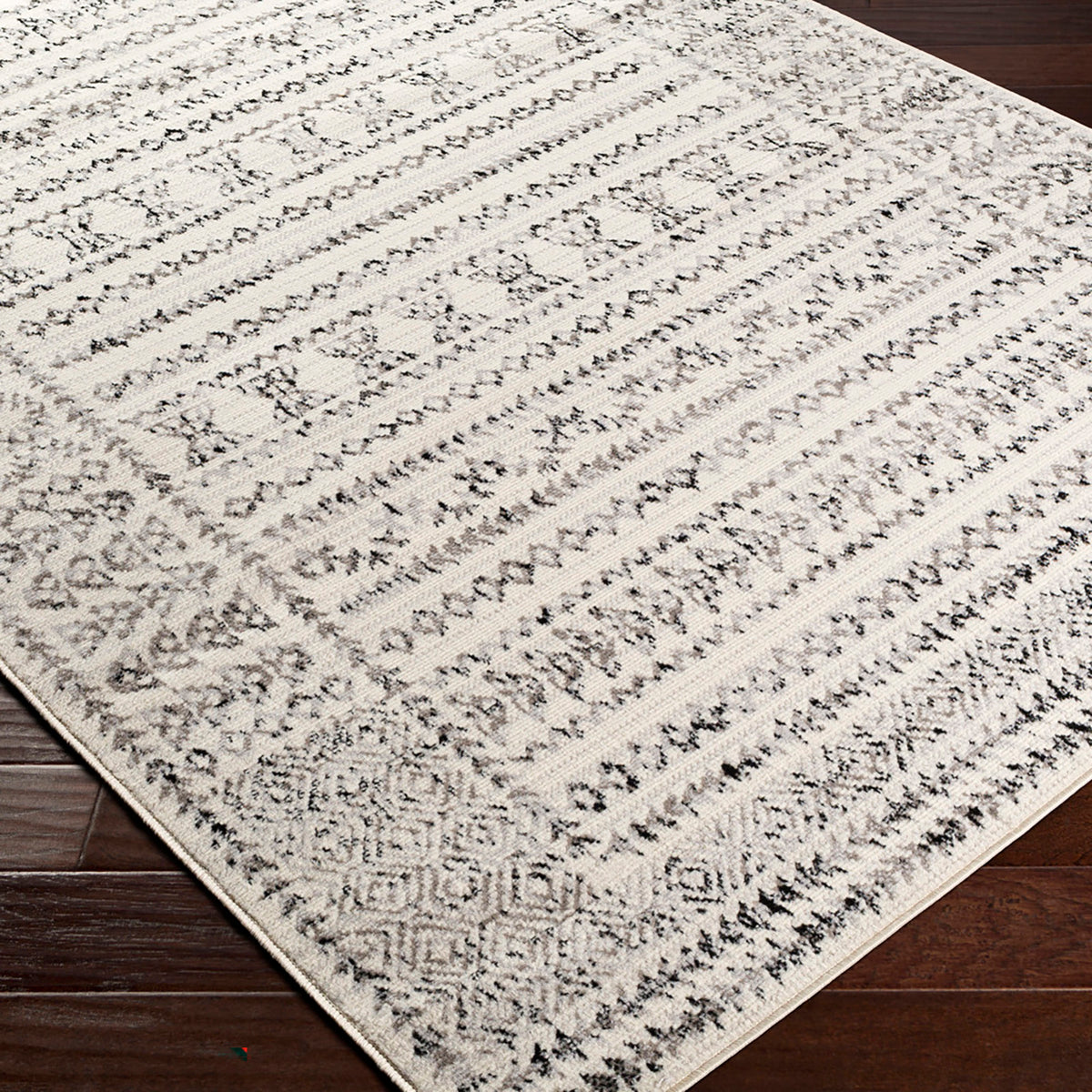 Tapis de couloir SURYA Ipoh bohème, motif berbère losanges, blanc cassé, noir et gris, vue 8