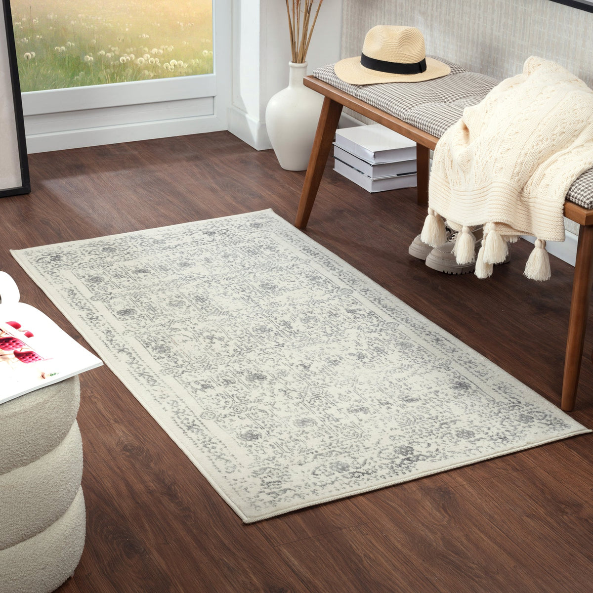 Tapis SURYA Vicky oriental, motif médaillon effet usé gris clair et ivoire, vue 10