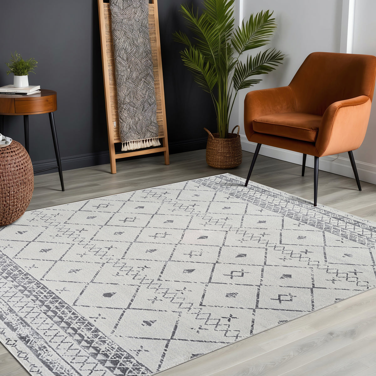 Tapis SURYA Lima berbère, motif losanges et frises gris anthracite sur fond blanc, vue 11