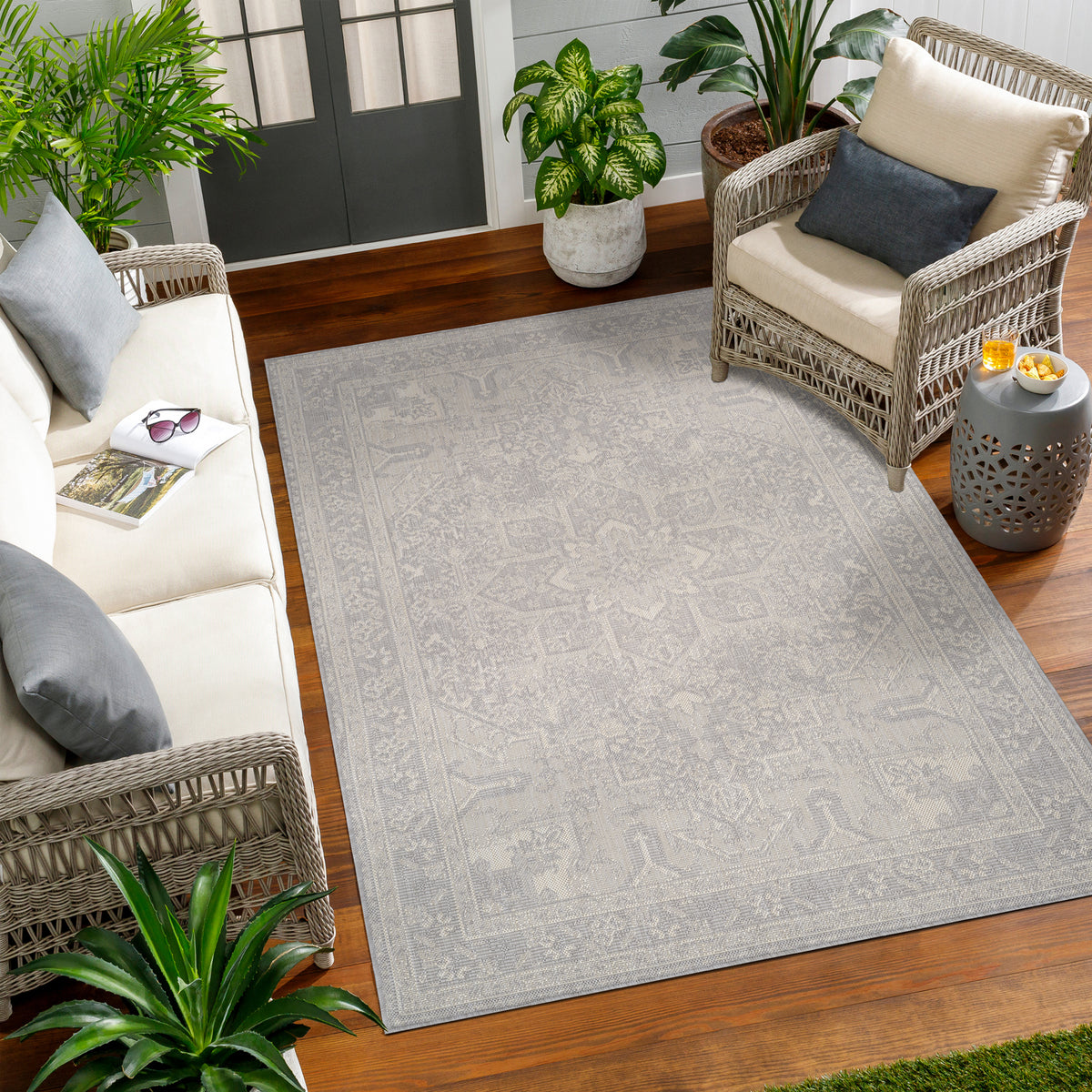 Tapis SURYA Ballarat extérieur oriental, motif médaillon en relief, gris, ivoire et beige, vue 2