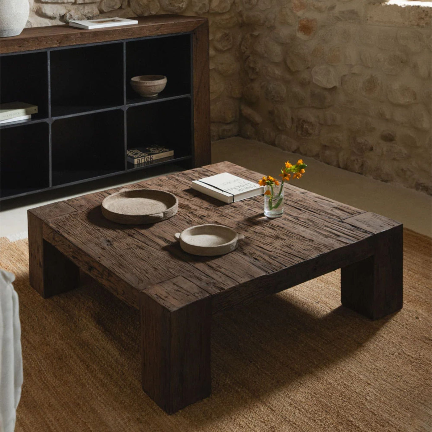 Table basse SKLUM Juvira rectangulaire 100x100 cm en bois de Juvira recyclé