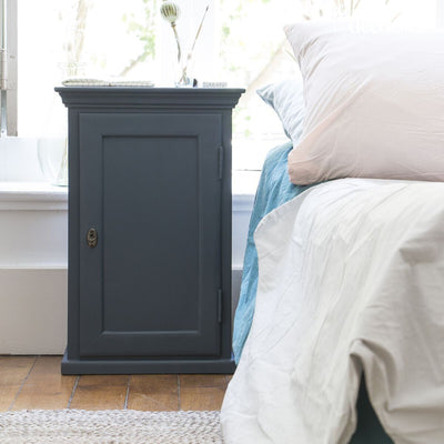 Table de chevet parisienne 1 porte en pin maritime bleu Léandre