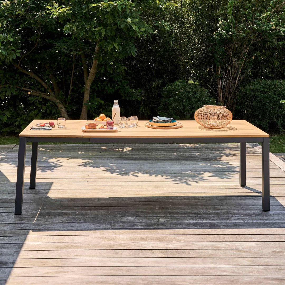 Table de jardin extensible rectangulaire (180/240 x 89 x 74 cm) en aluminium et bois d'eucalyptus FSC®