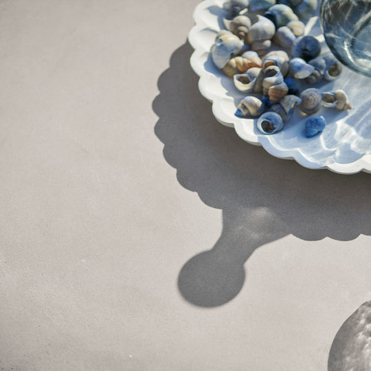 Table basse Loberon FERMLINE grise — photo produit