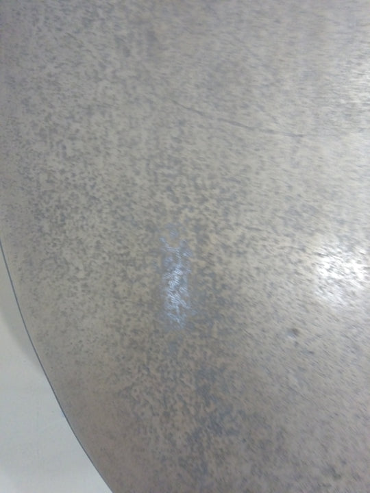 Table basse ovale LOBERON Leron en métal or vieilli — photo produit