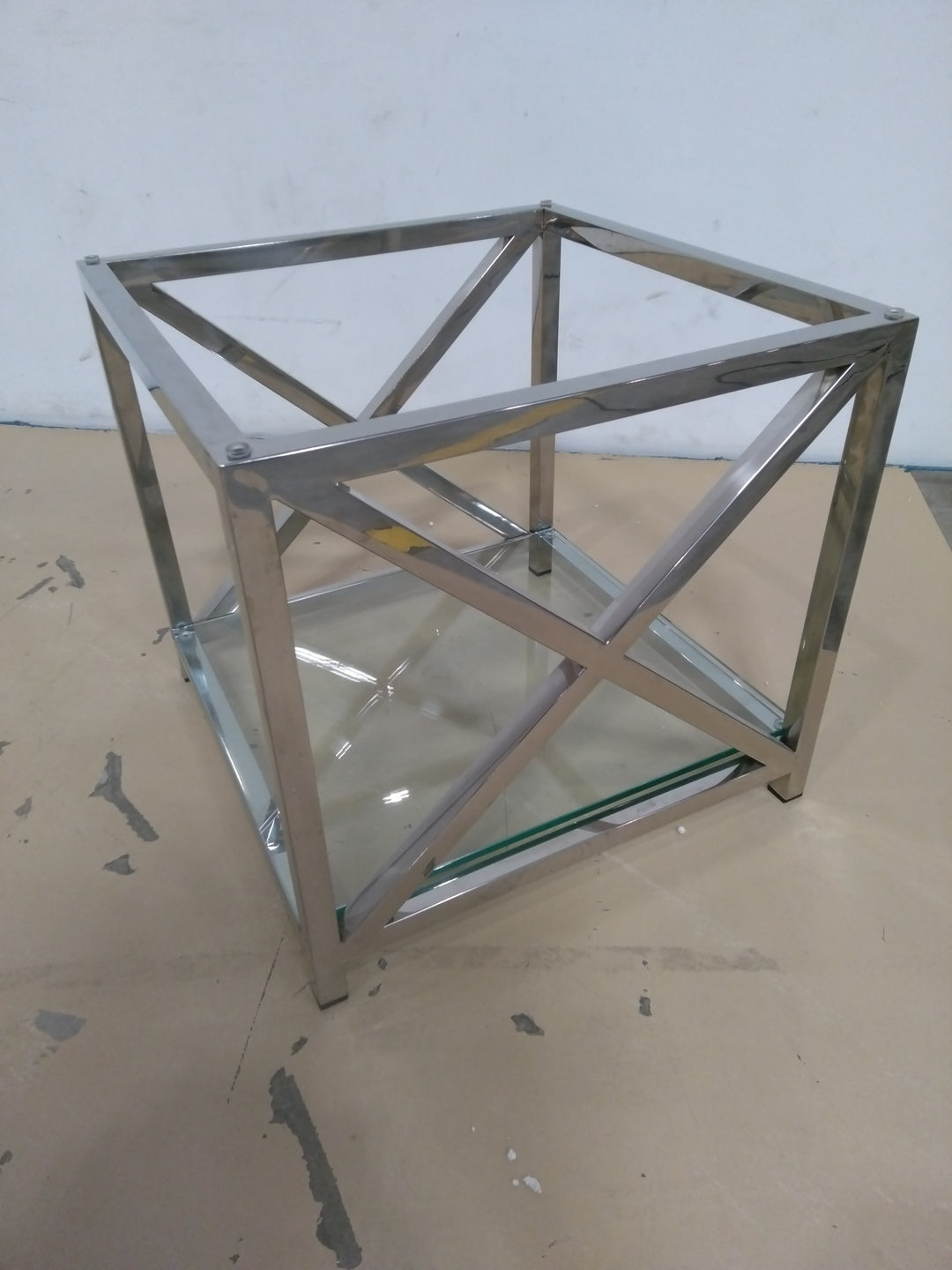 Table d'appoint LOBERON Stamford en métal argenté — photo produit
