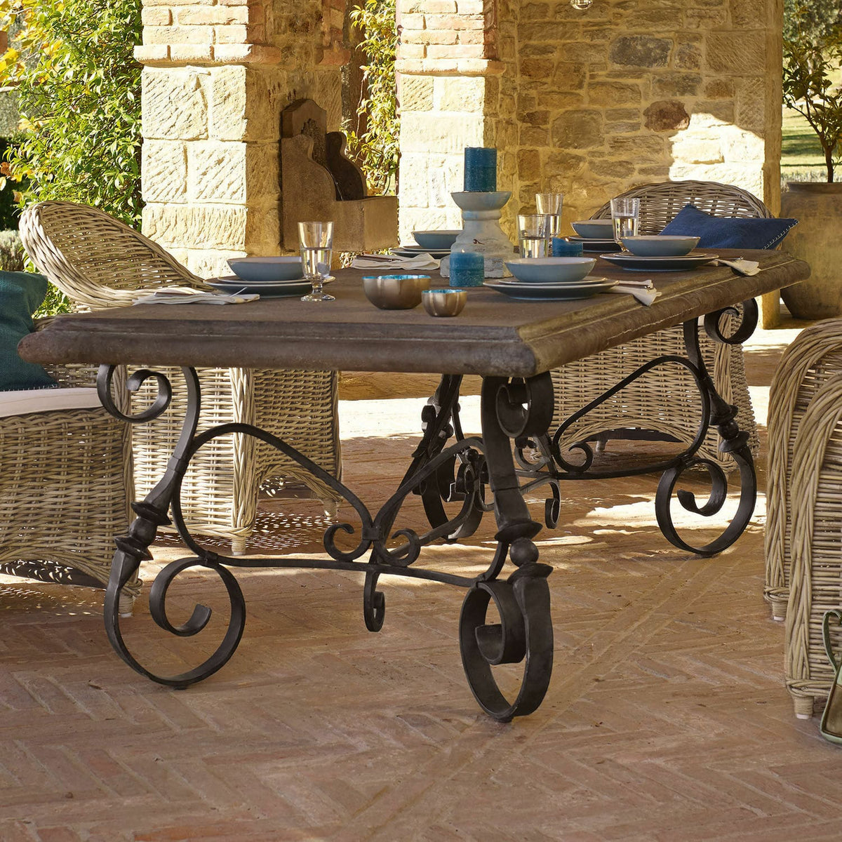 Table à manger LOBERON Bréhéville — photo produit