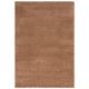 tapis shaggy beige sur fond blanc
