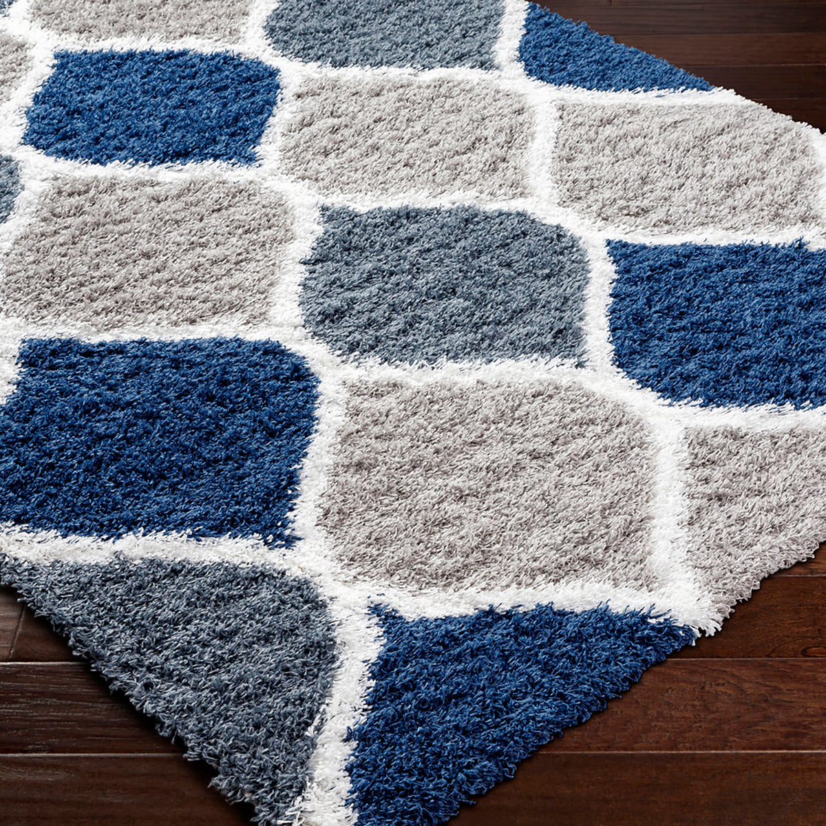 Tapis SURYA Smolensk shaggy, motif treillis de médaillons bleu marine, gris et blanc, vue 6