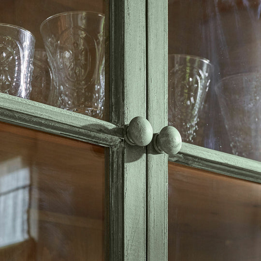 Vaisselier vitré BELLAC en bois vert vieilli — photo produit